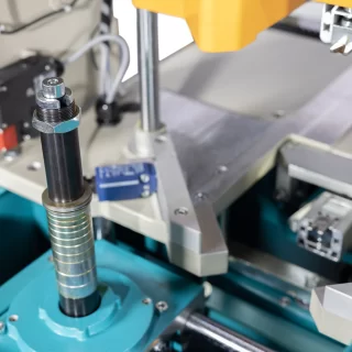 CA 601 — Полуавтоматический углозачистной станок для ПВХ профилей