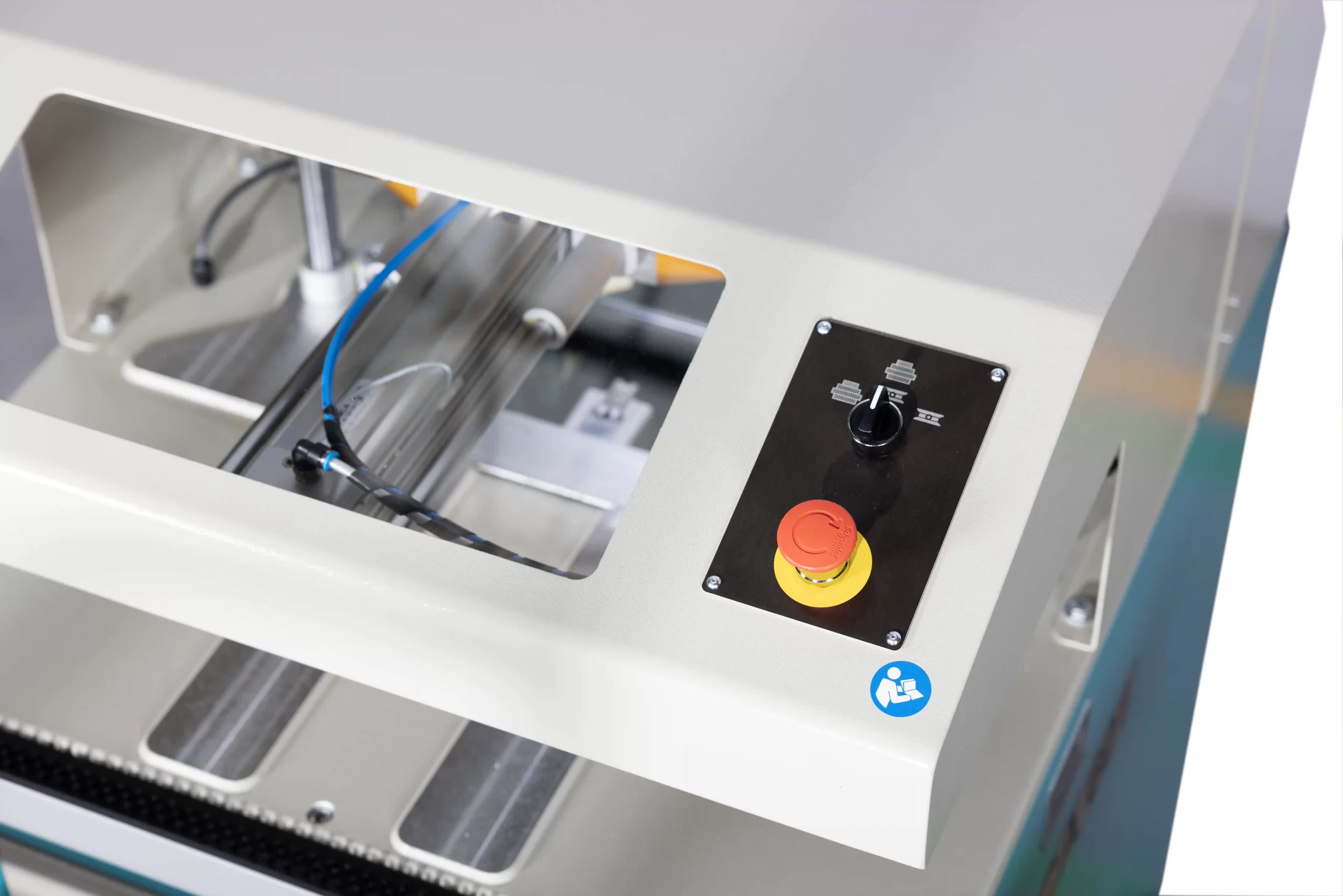 CA 601 — Полуавтоматический углозачистной станок для ПВХ профилей