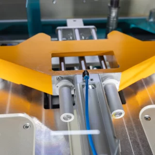 CA 601 — Полуавтоматический углозачистной станок для ПВХ профилей