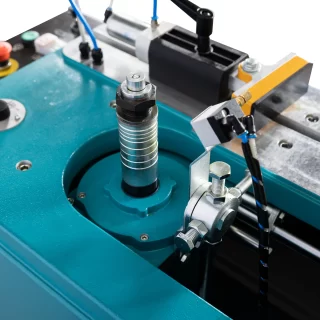 KM 215 S – Máquina Semiautomática Abridora de Rieles