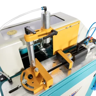 KM 215 S – Máquina Semiautomática Abridora de Rieles