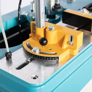 KM 215 S – Máquina Semiautomática Abridora de Rieles